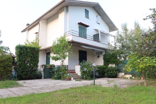 casa indipendente in vendita a Cervia in zona Pinarella