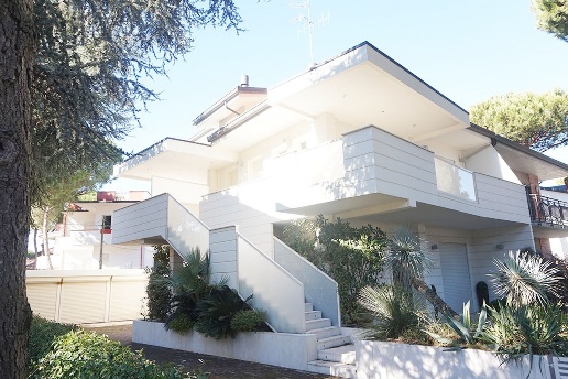appartamento in vendita a Cervia in zona Milano Marittima