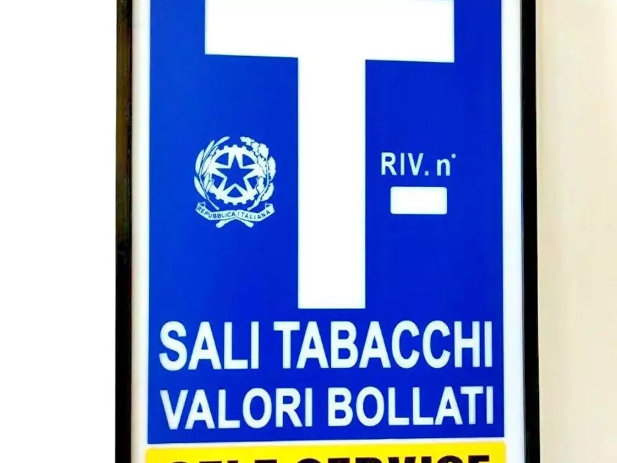 locale commerciale in vendita a Cervia