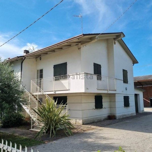 casa indipendente in vendita a Cervia in zona Villa Inferno
