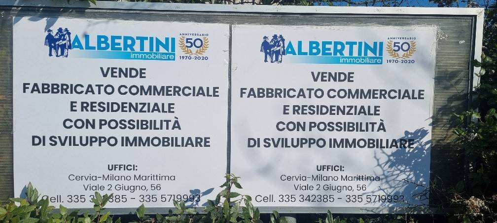 locale commerciale in vendita a Cervia in zona Milano Marittima