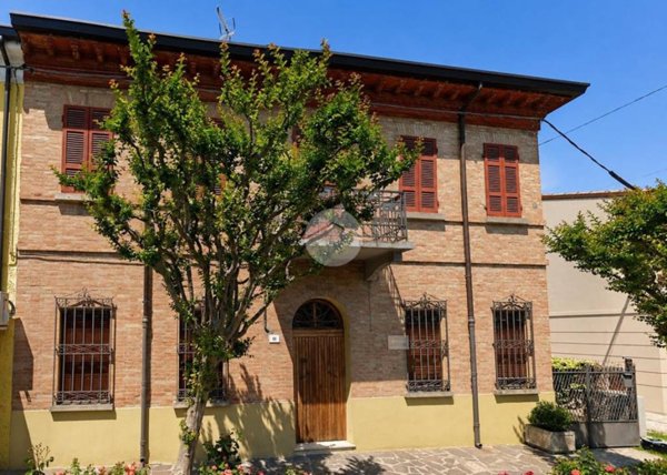 casa indipendente in vendita a Cervia in zona Castiglione di Cervia