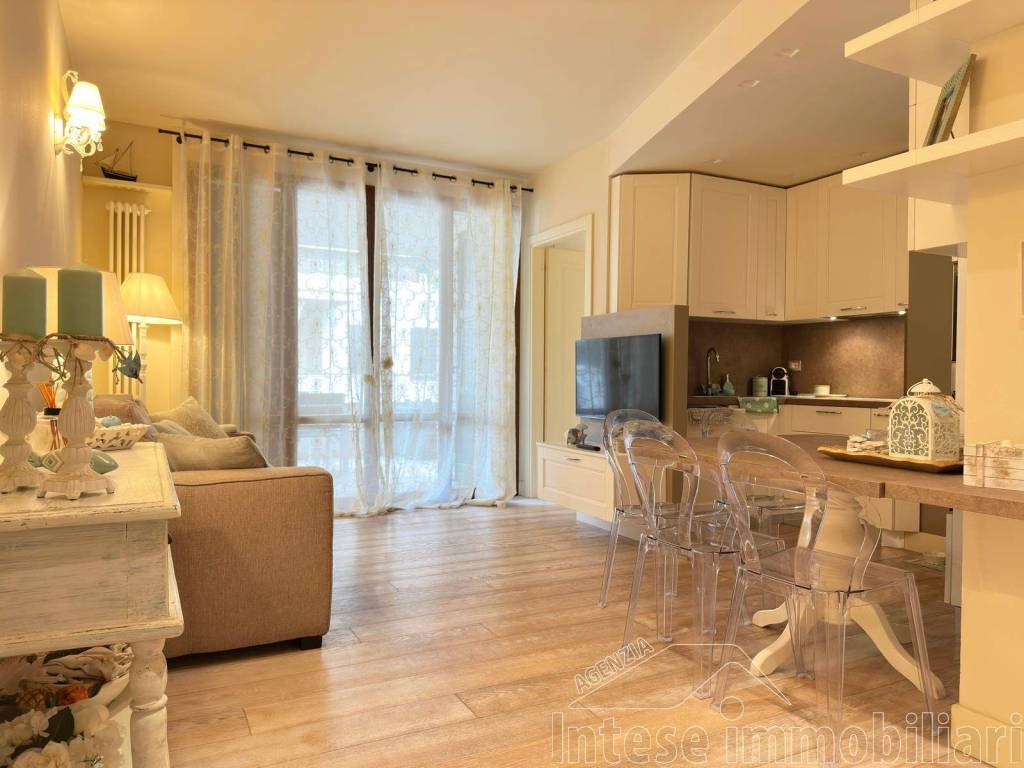 appartamento in vendita a Cervia in zona Milano Marittima