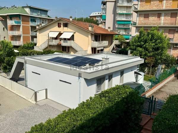 casa indipendente in vendita a Cervia in zona Milano Marittima