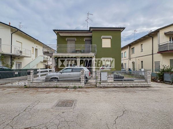 appartamento in vendita a Cervia in zona Pinarella
