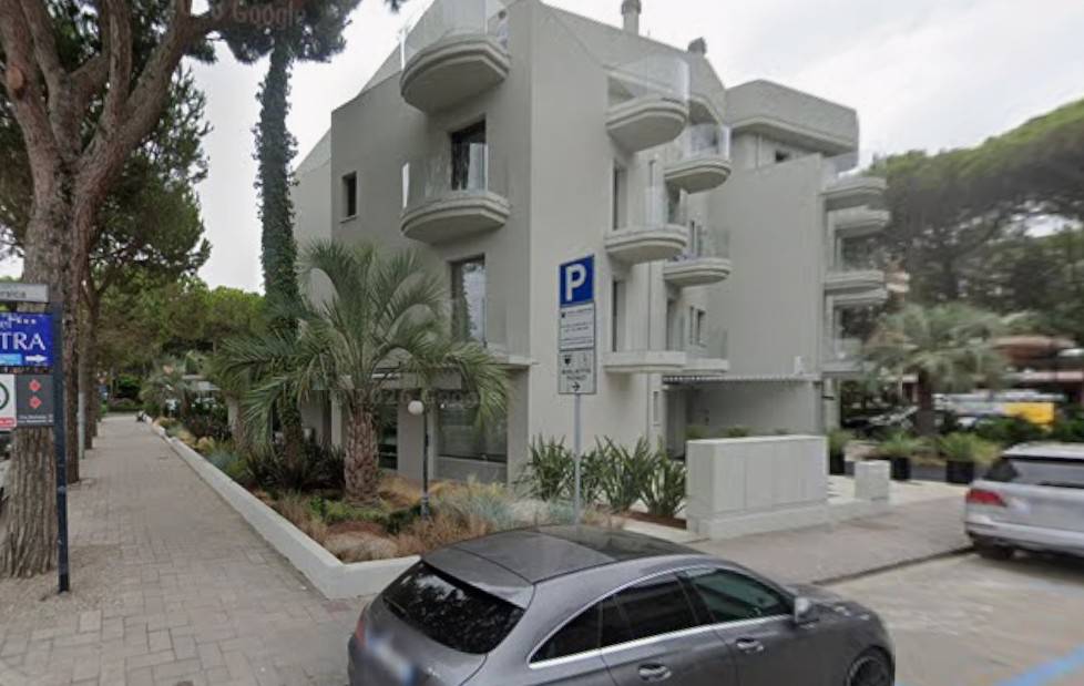 negozio in vendita a Cervia in zona Milano Marittima