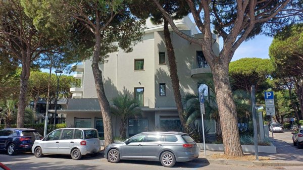 ufficio in vendita a Cervia in zona Milano Marittima