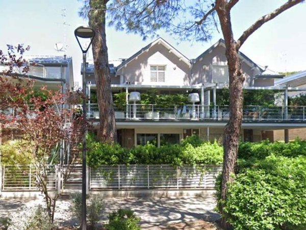 appartamento in vendita a Cervia in zona Milano Marittima