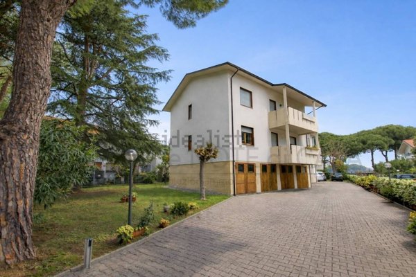 appartamento in vendita a Cervia in zona Pinarella