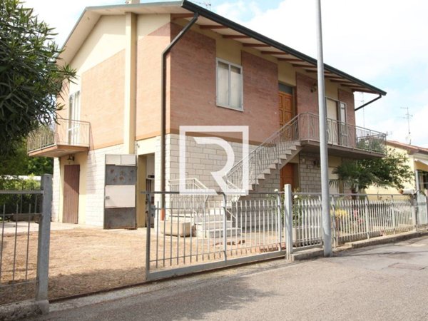 casa indipendente in vendita a Cervia in zona Castiglione di Cervia