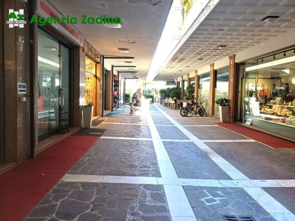 negozio in vendita a Cervia