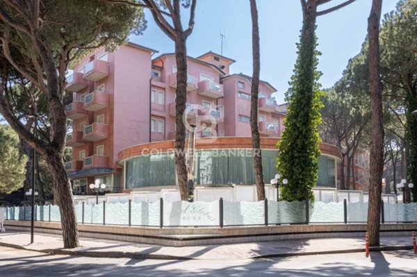 negozio in vendita a Cervia in zona Milano Marittima