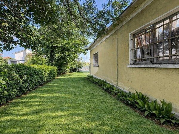 casa indipendente in vendita a Cervia in zona Pinarella