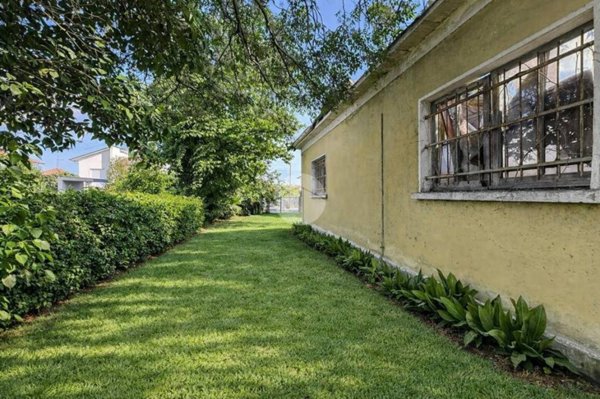 casa indipendente in vendita a Cervia in zona Pinarella