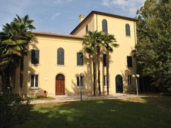 casa indipendente in vendita a Cervia