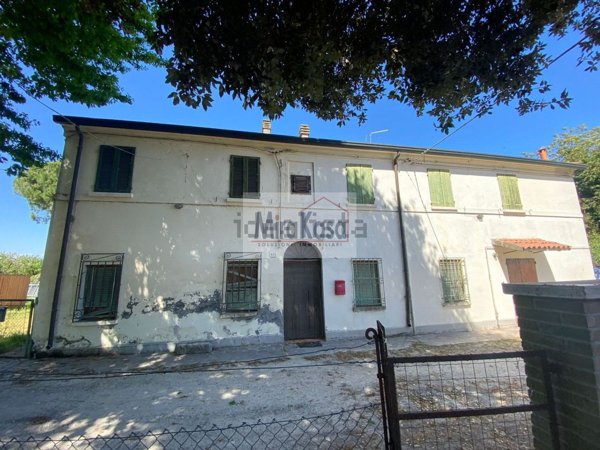 casa semindipendente in vendita a Cervia in zona Castiglione di Cervia