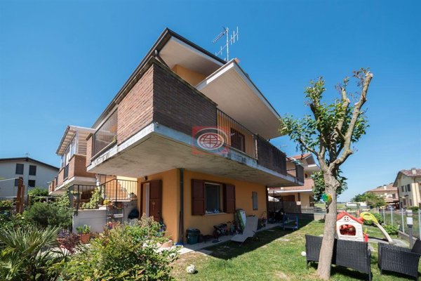 casa indipendente in vendita a Cervia