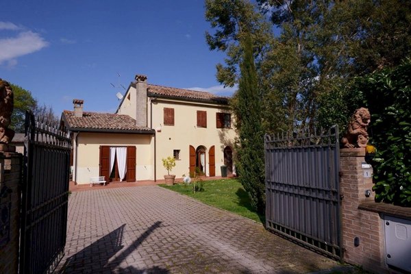 casa indipendente in vendita a Cervia