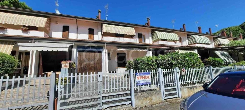 casa indipendente in vendita a Cervia in zona Pinarella