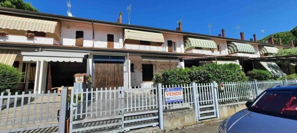 casa indipendente in vendita a Cervia in zona Pinarella