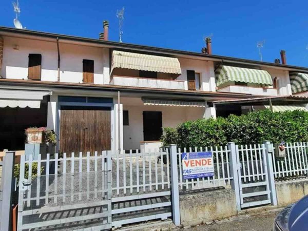 casa indipendente in vendita a Cervia in zona Pinarella