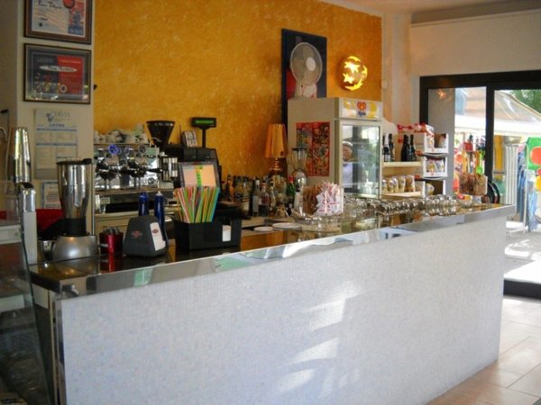 negozio in vendita a Cervia in zona Milano Marittima