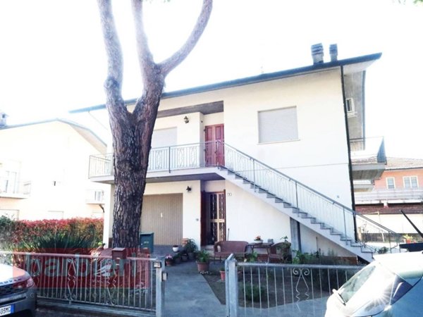 casa indipendente in vendita a Cervia