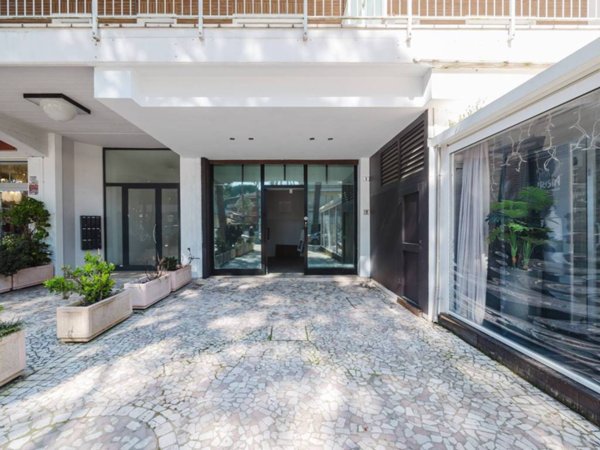 negozio in vendita a Cervia in zona Milano Marittima