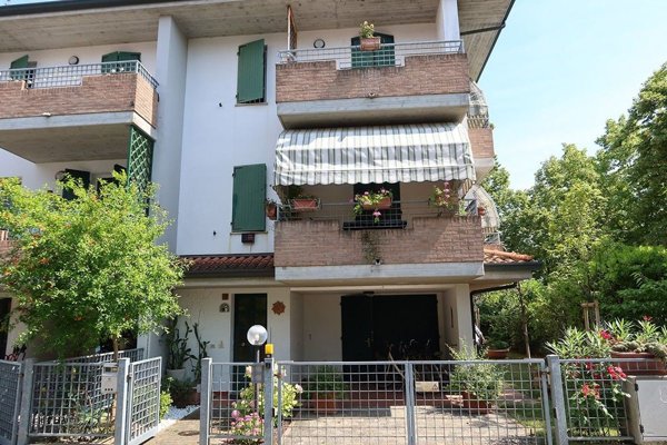 casa indipendente in vendita a Cervia in zona Pinarella