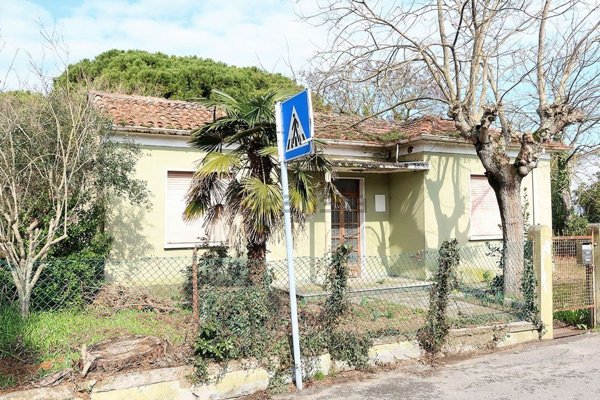 casa indipendente in vendita a Cervia in zona Pinarella