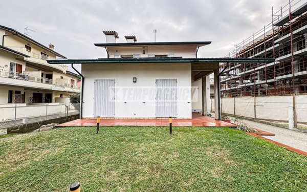 appartamento in vendita a Cervia in zona Pinarella