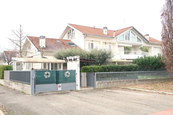 casa indipendente in vendita a Cervia in zona Terme