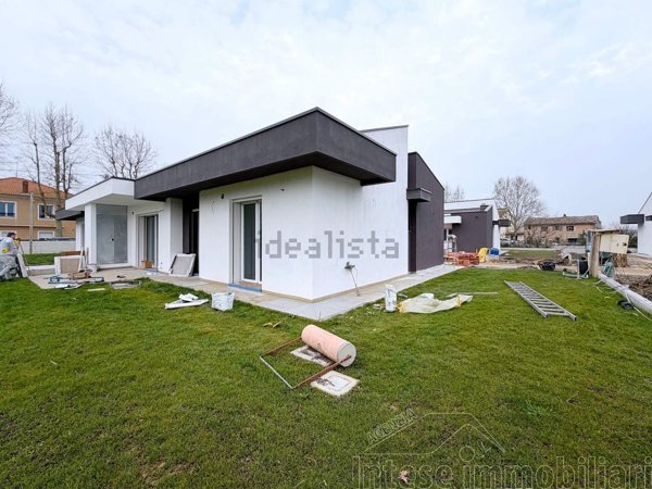 casa indipendente in vendita a Cervia in zona Terme