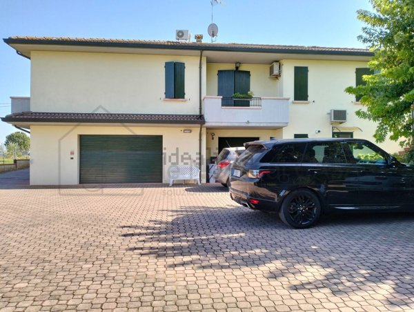 casa indipendente in vendita a Cervia in zona Cannuzzo