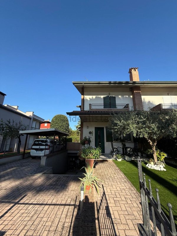 casa indipendente in vendita a Cervia in zona Terme