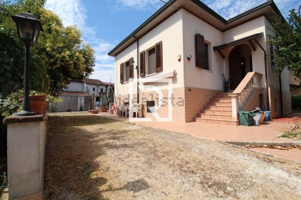 casa indipendente in vendita a Cervia in zona Castiglione di Cervia