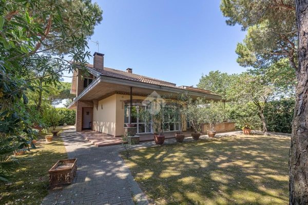 casa indipendente in vendita a Cervia in zona Milano Marittima