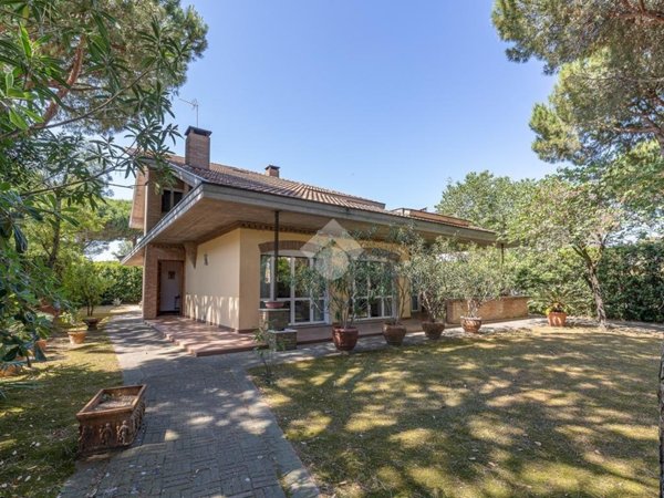 casa indipendente in vendita a Cervia in zona Milano Marittima