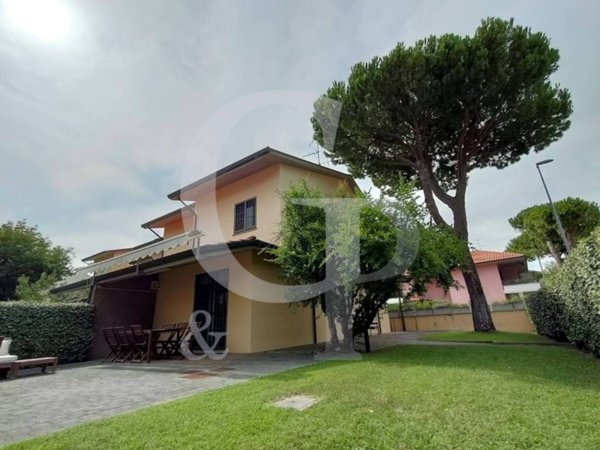 casa indipendente in vendita a Cervia