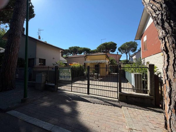 casa indipendente in vendita a Cervia