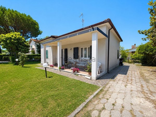 casa indipendente in vendita a Cervia in zona Terme