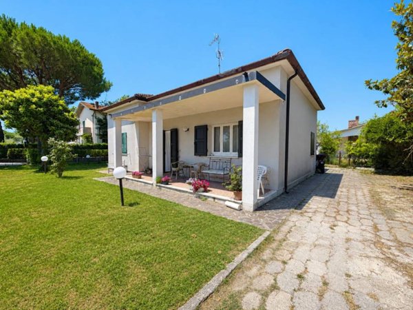 casa indipendente in vendita a Cervia in zona Terme