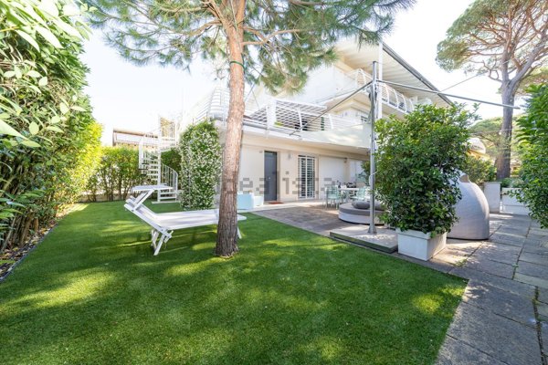 appartamento in vendita a Cervia in zona Milano Marittima