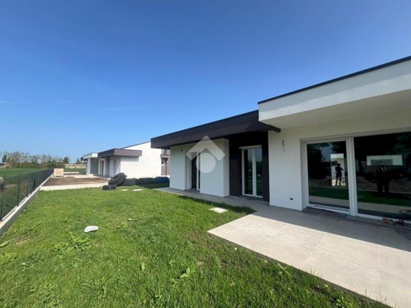 casa indipendente in vendita a Cervia