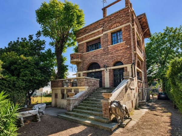 casa indipendente in vendita a Cervia