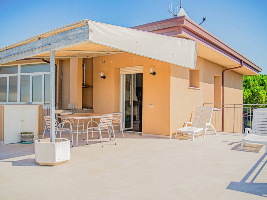 appartamento in vendita a Cervia in zona Pinarella