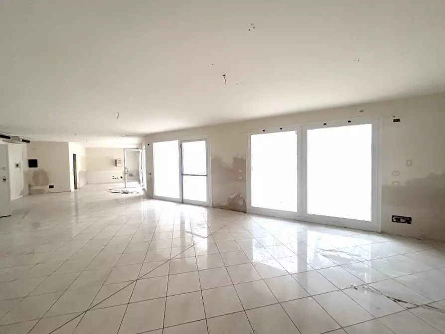 negozio in vendita a Cervia in zona Milano Marittima