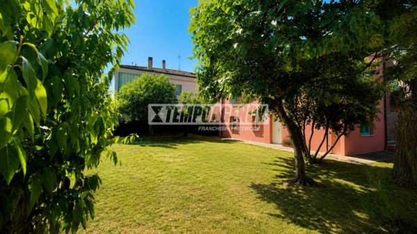casa indipendente in vendita a Cervia in zona Pisignano