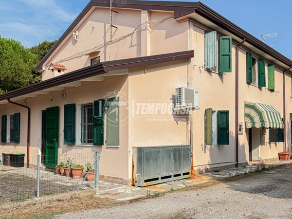 casa indipendente in vendita a Cervia