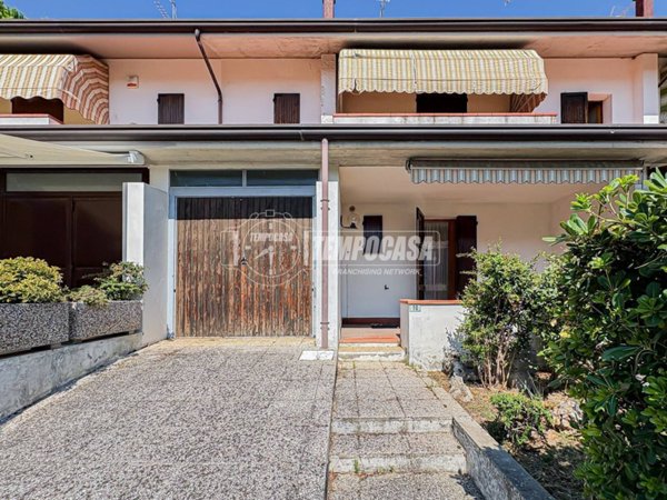 casa indipendente in vendita a Cervia in zona Pinarella